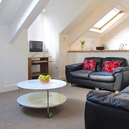 The Hideaway, Victorian Townhouse Apartment With Parking プリマス エクステリア 写真