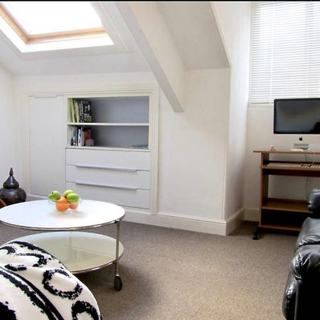 The Hideaway, Victorian Townhouse Apartment With Parking プリマス エクステリア 写真