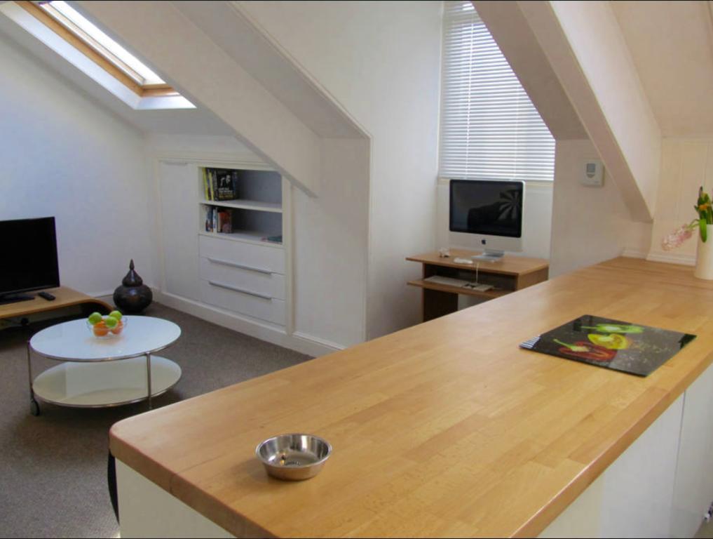 The Hideaway, Victorian Townhouse Apartment With Parking プリマス エクステリア 写真