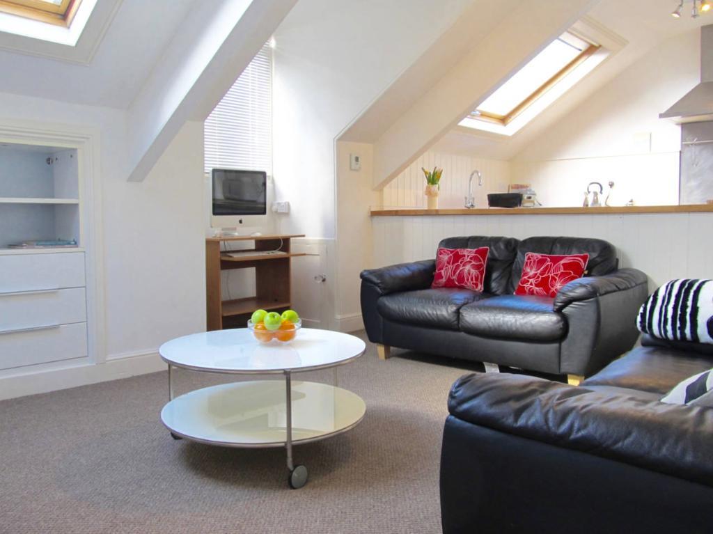 The Hideaway, Victorian Townhouse Apartment With Parking プリマス エクステリア 写真